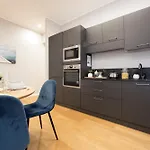 Casaviva-Modern Elegant Trilo In Genova Castelletto