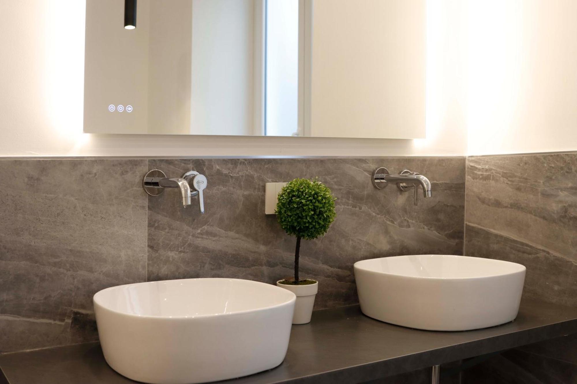 Apartment Casaviva-modern Elegant Trilo In Castelletto *