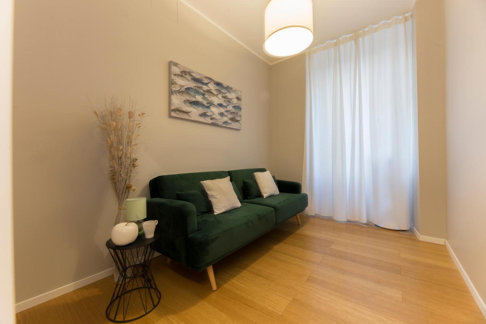 Casaviva-modern Elegant Trilo In Castelletto Apartment