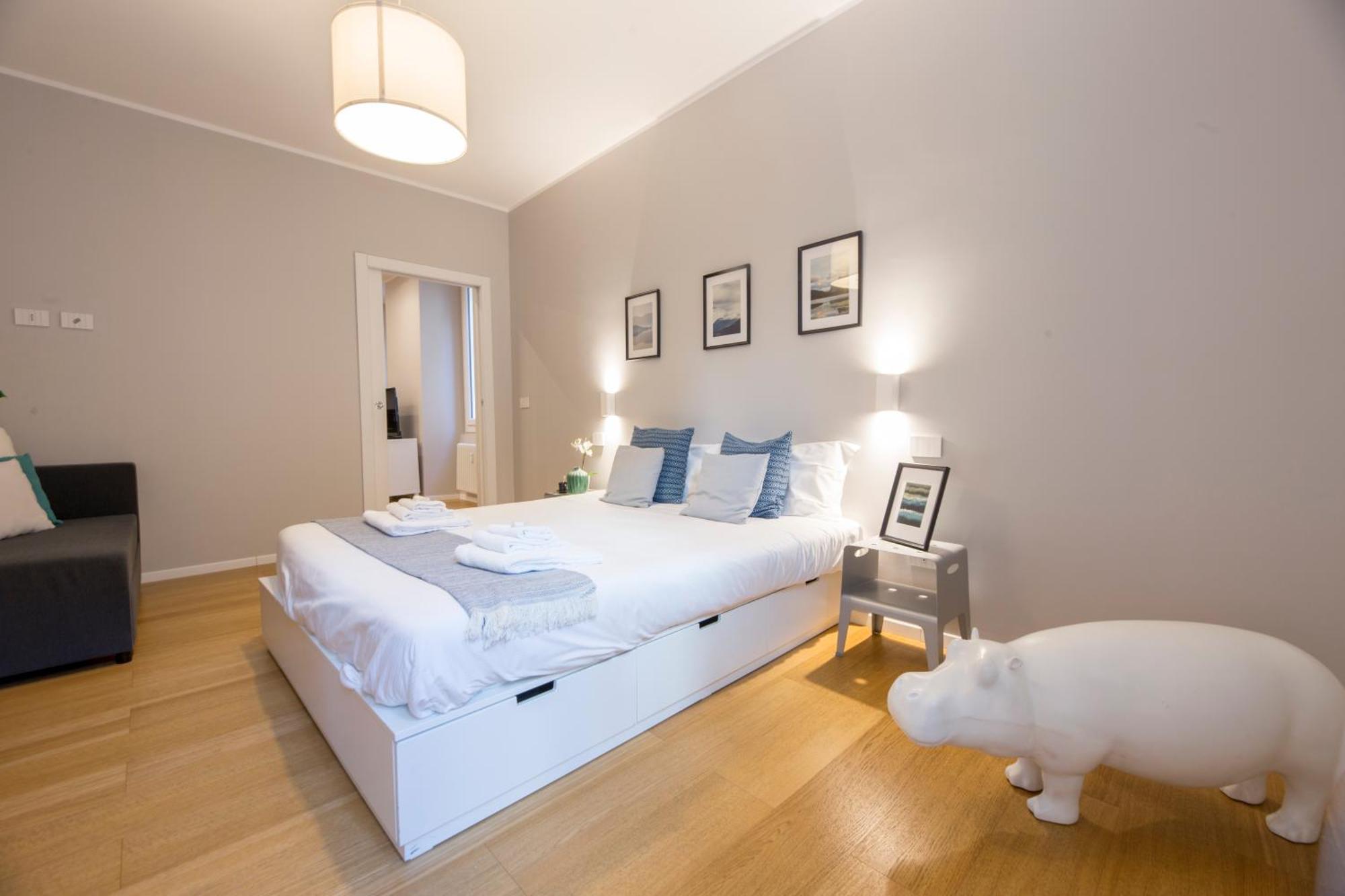 Casaviva-modern Elegant Trilo In Castelletto Apartment Genua