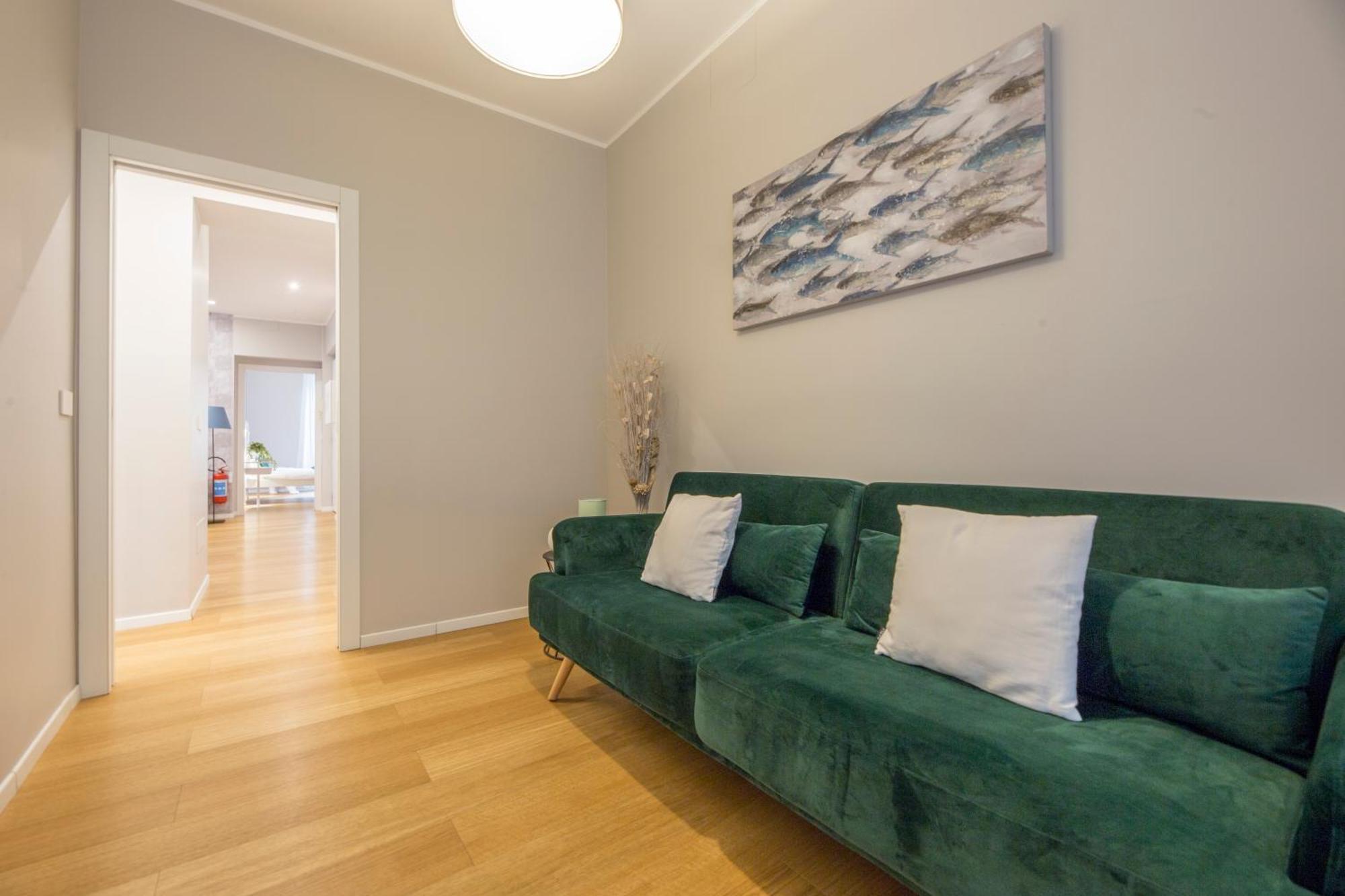 Casaviva-modern Elegant Trilo In Castelletto Apartment